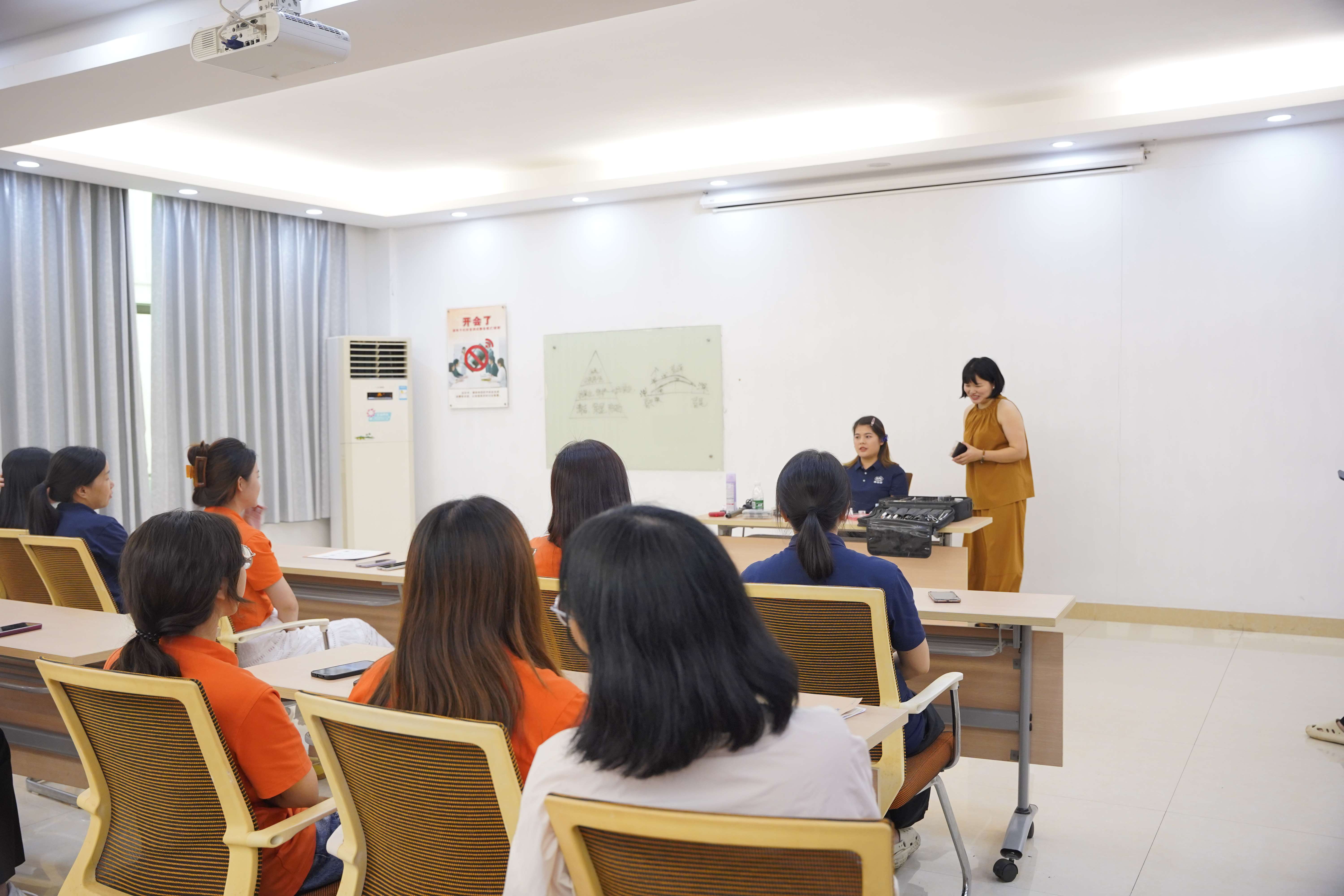 “妝”屬美麗 賦能職場！粵佳信公司通勤化妝培訓活動圓滿結(jié)束~